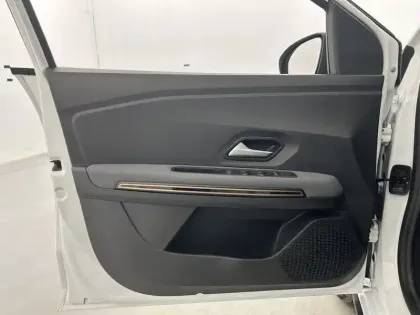 Photo 20 Dacia Jogger  Hybrid 140 7 places