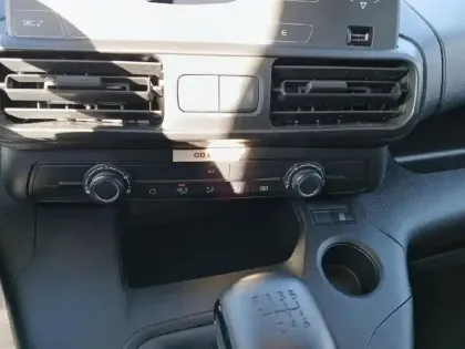 Photo 21 Peugeot Rifter  Standard BlueHDi 100 S&S BVM6 5pl Active Pack