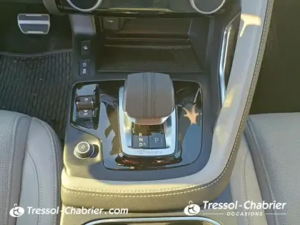 Photo 23 Jaguar E-Pace  2.0 P - 300 ch AWD BVA R-Dynamic SE