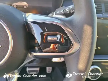 Photo 19 Jaguar E-Pace  2.0 P - 300 ch AWD BVA R-Dynamic SE