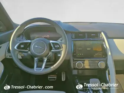 Photo 9 Jaguar E-Pace  2.0 P - 300 ch AWD BVA R-Dynamic SE