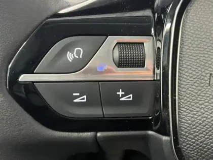 Photo 12 Peugeot 208  1.2 100ch S&S Active