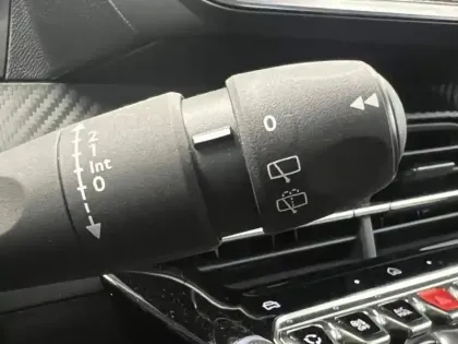 Photo 14 Peugeot 208  1.2 100ch S&S Active