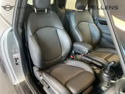 Photo 8 Mini Mini  Cooper 136ch  Edition Camden BVA7