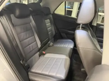 Photo 10 Volkswagen T-roc  1.5 TSI EVO 150ch Style Exclusive DSG7