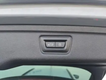 Photo 10 BMW Serie 3 Série 3 Touring 330eA 292ch M Sport