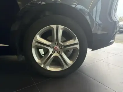 Photo 6 Jaguar F-Pace  P400e Plug-in-Hybrid SE BVA8 AWD