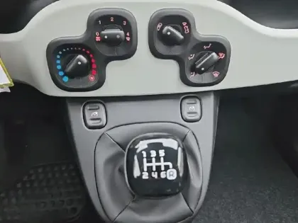 Photo 14 Fiat Panda  Classic 1.0 70ch BSG S&S Pandina