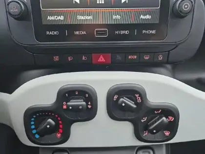 Photo 13 Fiat Panda  Classic 1.0 70ch BSG S&S Pandina