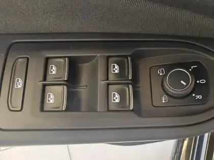 Photo 14 Volkswagen Golf  1.5 eTSI OPF 150ch Style DSG7