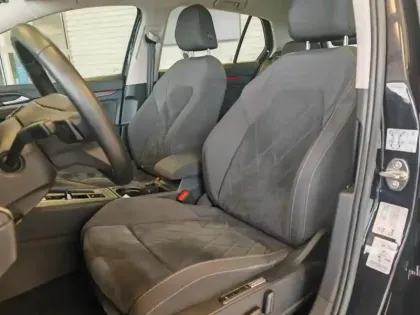 Photo 12 Volkswagen Golf  1.5 eTSI OPF 150ch Style DSG7