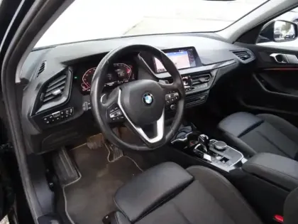 Photo 14 BMW Serie 1 Gén. III (F40) Ph1 Edition Sport 5