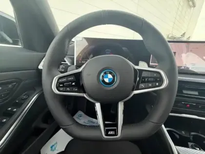 Photo 9 BMW Serie 3 Série 3 Touring 330eA xDrive 292ch M Sport