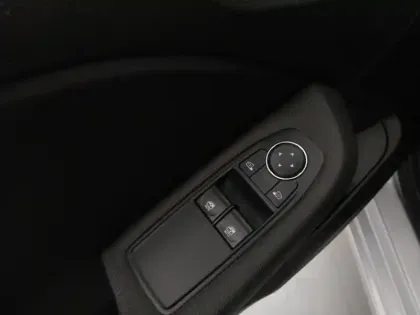 Photo 12 Renault Clio  1.6 E-Tech 140ch Business -21