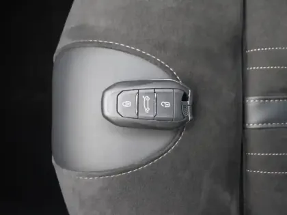 Photo 14 Peugeot 3008  1.2 PureTech 130ch S&S GT Pack EAT8