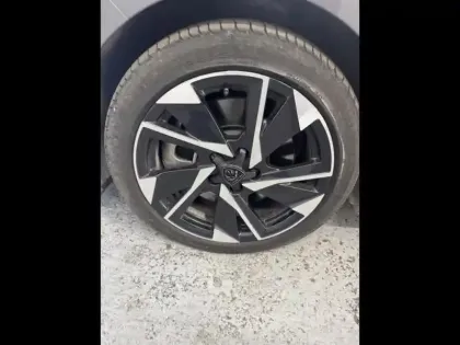 Photo 8 Peugeot 308  PHEV 180ch Allure e-EAT8