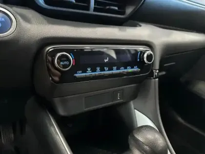 Photo 14 Toyota Yaris  116h Dynamic 5p MY22