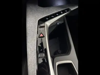 Photo 12 Peugeot 3008  1.2 Hybrid 145ch Allure e-DCS6