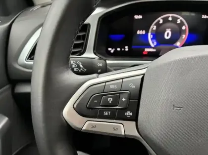 Photo 12 Volkswagen T-roc  1.0 TSI 110ch Life