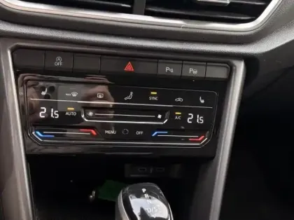 Photo 10 Volkswagen T-roc  1.5 TSI EVO 150ch Style DSG7