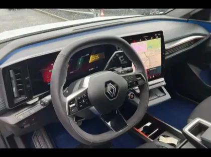 Photo 8 Renault Scenic  E-Tech Electric 220ch Techno option esprit Alpine grande autonomie -25