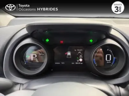 Photo 13 Toyota Yaris  116h Dynamic MY22 ORANGE COLORADO