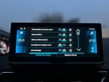 Photo 11 Peugeot 3008  1.2 PureTech 130ch S&S Allure EAT8