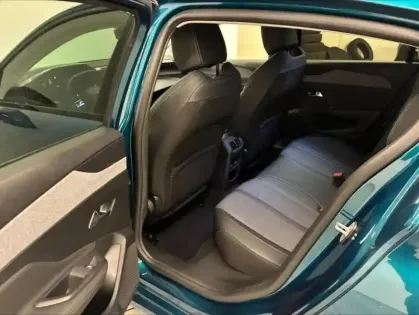 Photo 14 Peugeot 308  Plug-In Hybrid 180ch Allure e-EAT8