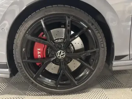 Photo 9 Volkswagen Golf  2.0 TSI 300ch GTI Clubsport DSG7
