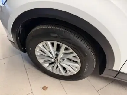 Photo 10 Volkswagen T-roc  1.0 TSI 110ch Life Plus