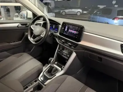 Photo 13 Volkswagen T-roc  1.0 TSI 110ch Life Plus