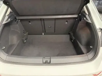 Photo 6 Volkswagen T-roc  1.0 TSI 110ch Life Plus