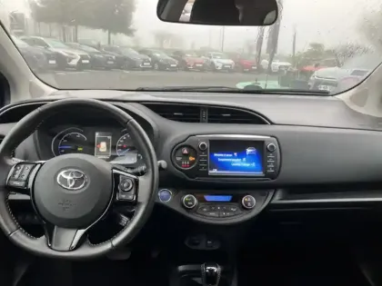 Photo 10 Toyota Yaris Hybride 1.5 VVT-I HYBRID Dynamic 101 ch