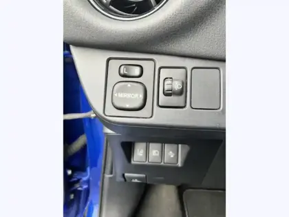 Photo 13 Toyota Yaris Hybride 1.5 VVT-I HYBRID Dynamic 101 ch