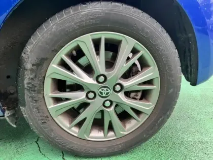 Photo 8 Toyota Yaris Hybride 100h - Dynamic / Pack confort plus 1.5 101 ch