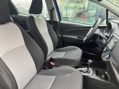 Photo 11 Toyota Yaris Hybride 100h - Dynamic / Pack confort plus 1.5 101 ch