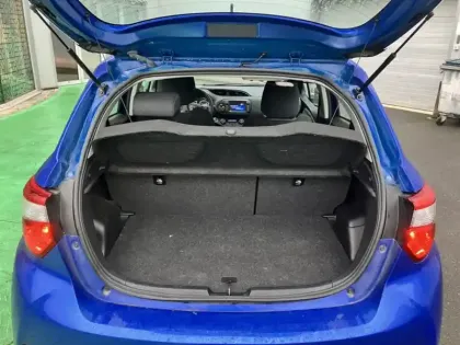 Photo 9 Toyota Yaris Hybride 100h - Dynamic / Pack confort plus 1.5 101 ch