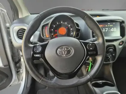 Photo 15 Toyota Aygo 1.0 VVT-i x-play