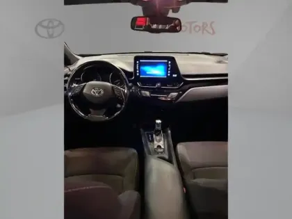 Photo 13 Toyota C-HR 1.8 HYBRIDE 122 DYNAMIC