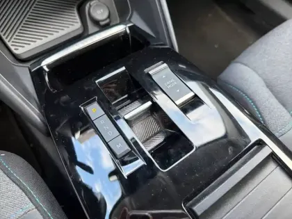 Photo 13 Citroën C4  PureTech 130 S&S EAT8