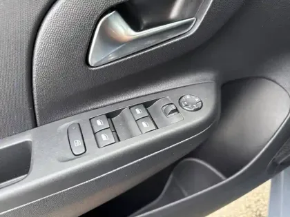 Photo 21 Opel Corsa  Electrique 136 ch & Batterie 50 kWh