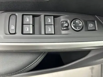 Photo 19 Peugeot 3008  Hybrid 145 e-DCS6