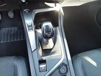 Photo 13 Peugeot 308  SW BlueHDi 130ch S&S BVM6