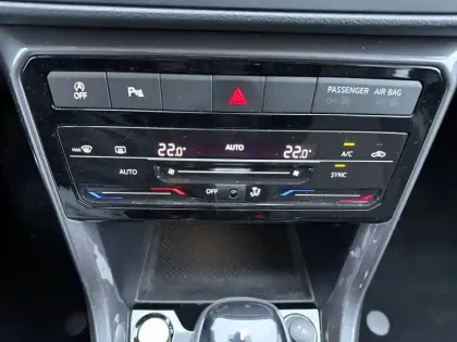 Photo 27 Volkswagen T-cross  1.0 TSI 110 Start/Stop DSG7