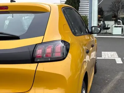 Photo 16 Peugeot 208  PureTech 75 S&S BVM5