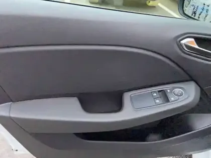 Photo 10 Renault Clio  SOCIETE TCE 90 - 21N