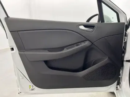 Photo 39 Renault Clio  SOCIETE TCE 90 - 21N