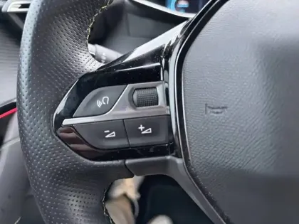 Photo 18 Peugeot 208  Electrique 50 kWh 136ch