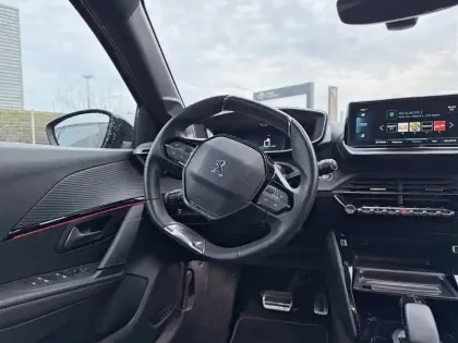 Photo 8 Peugeot 208  Electrique 50 kWh 136ch