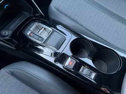 Photo 60 Peugeot 2008  Electrique 136 ch